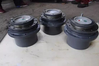 減速器箱體高度怎么確定哦？